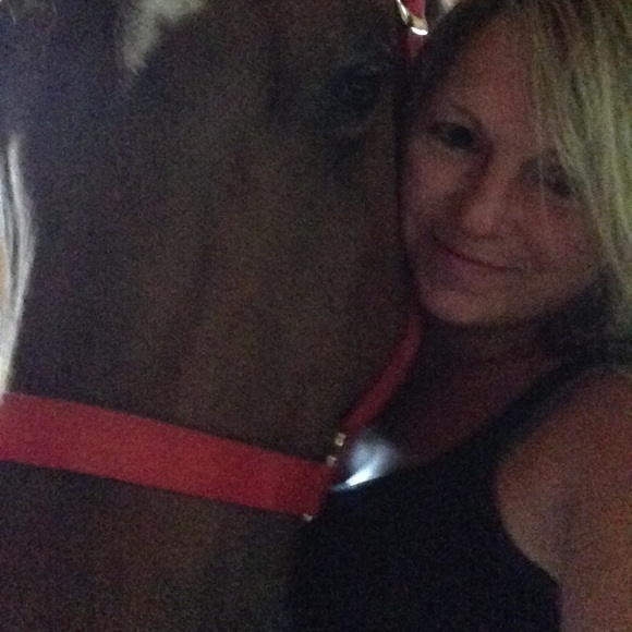 Meet your Posher, Kelli-beth - Picture 4 of 9